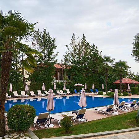Famissi Suites 1 Калампака Екстериор снимка