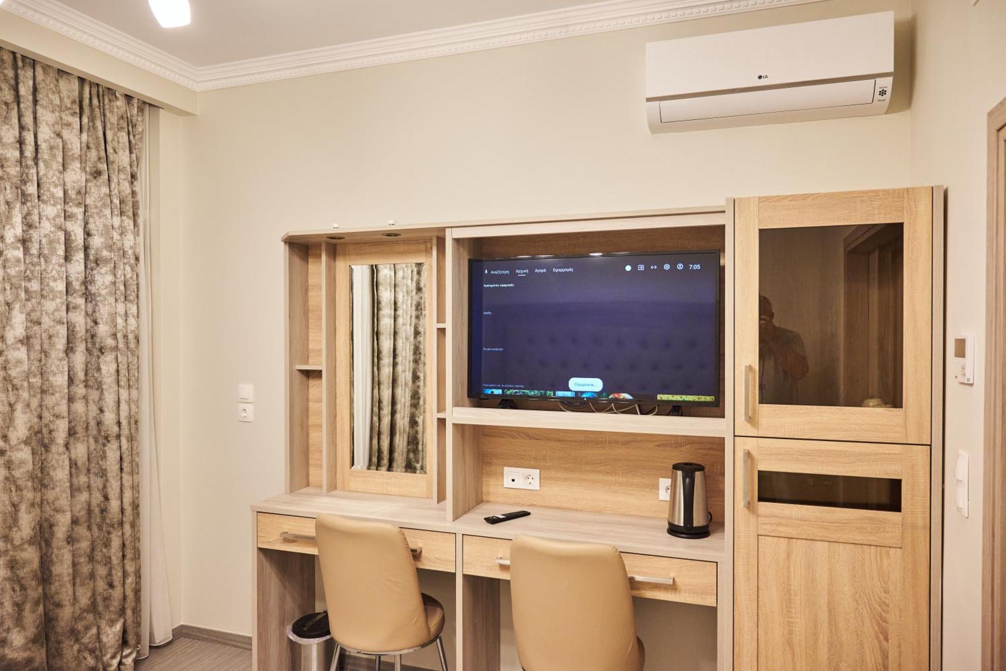 Famissi Suites 1 Калампака Екстериор снимка