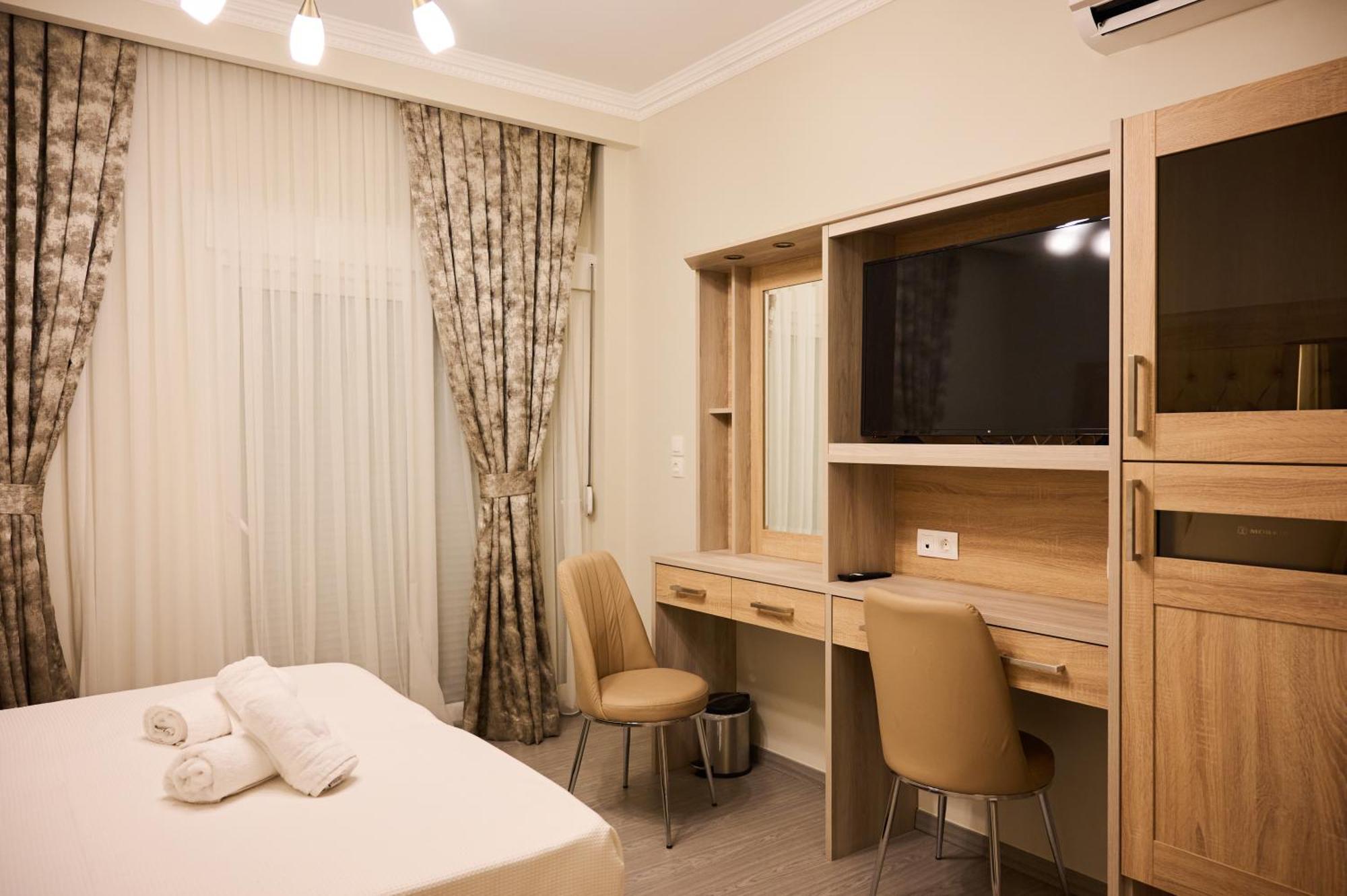 Famissi Suites 1 Калампака Екстериор снимка