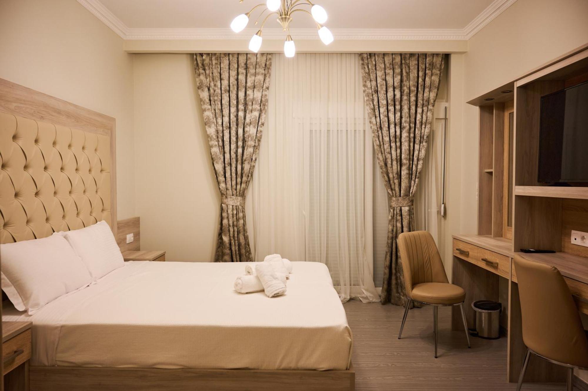 Famissi Suites 1 Калампака Екстериор снимка