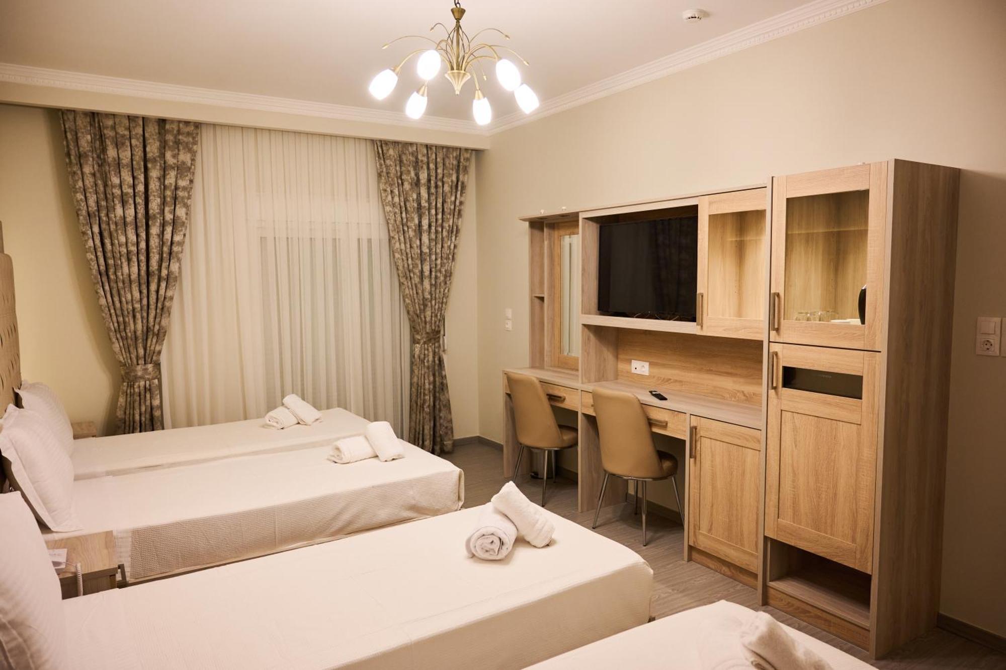 Famissi Suites 1 Калампака Екстериор снимка