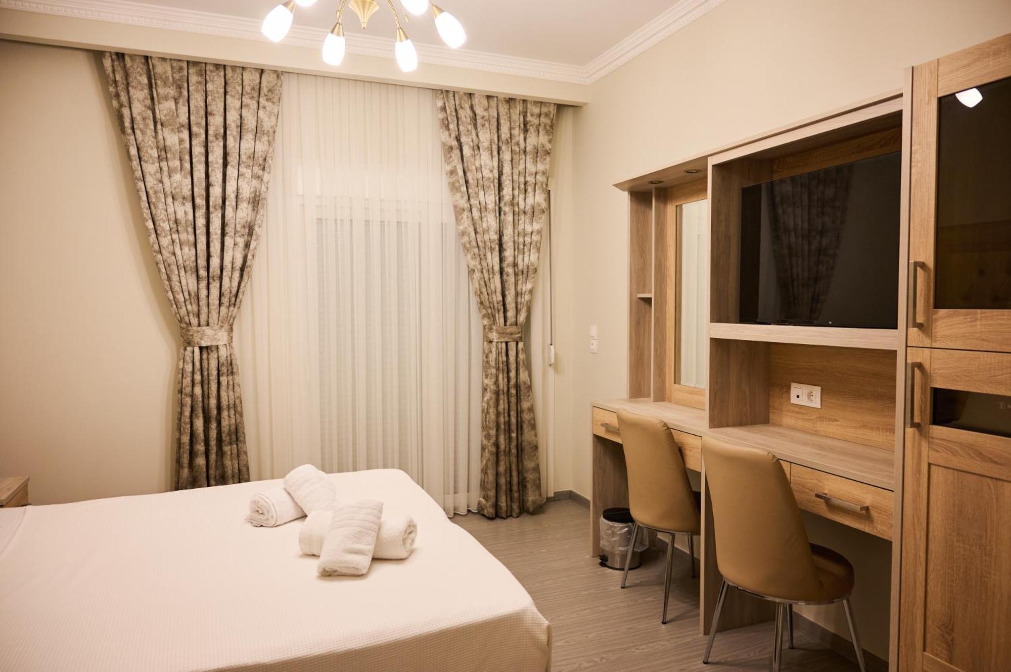 Famissi Suites 1 Калампака Екстериор снимка