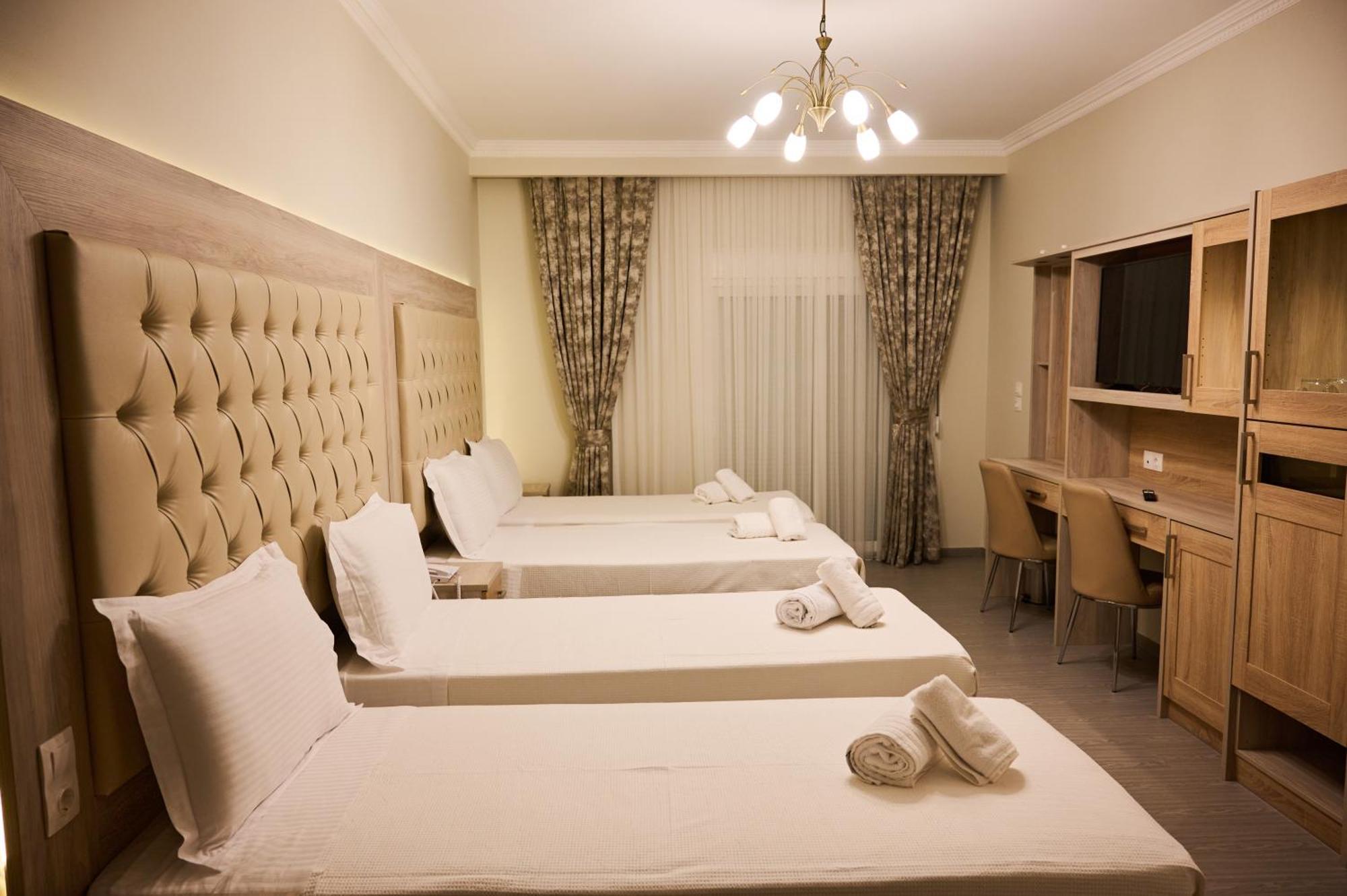 Famissi Suites 1 Калампака Екстериор снимка